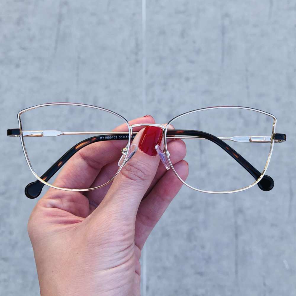 oticagriss oculos de grau quadrado dourado com marsala 194 3 oticagriss oculos de grau quadrado dourado com marsala 194 3