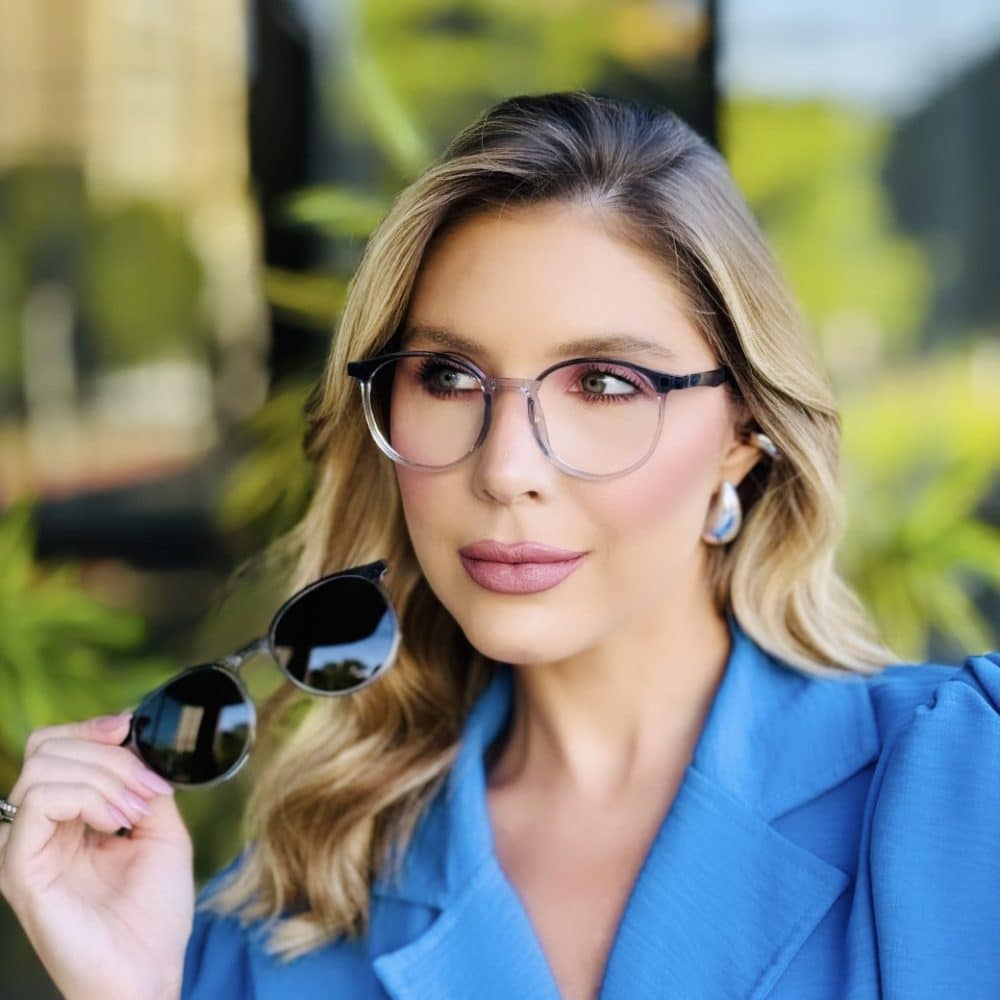 oticagriss oculos feminino clip on 2 em 1 redondo azul transparente 315 2 oticagriss oculos feminino clip on 2 em 1 redondo azul transparente 315 2