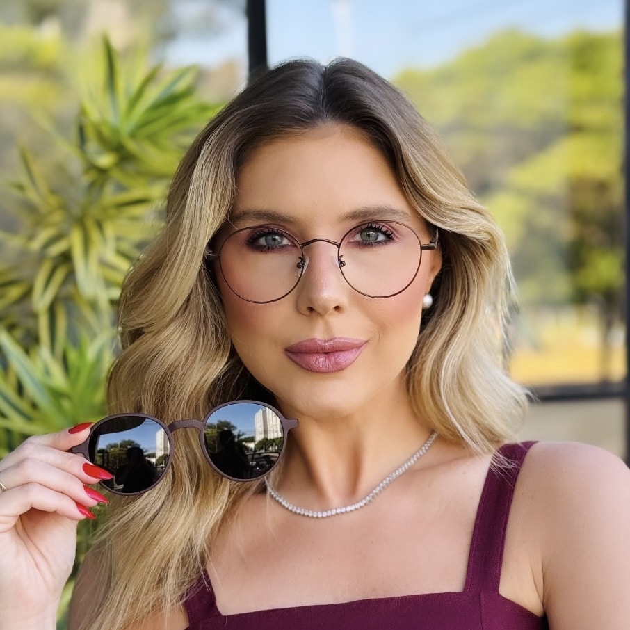 oticagriss oculos feminino clip on 2 em 1 redondo marrom 430 oticagriss oculos feminino clip on 2 em 1 redondo marrom 430